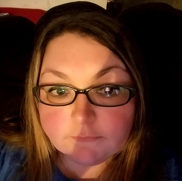 Profile Picture of Cira Schmitt (@sweetskye82) on Poshmark