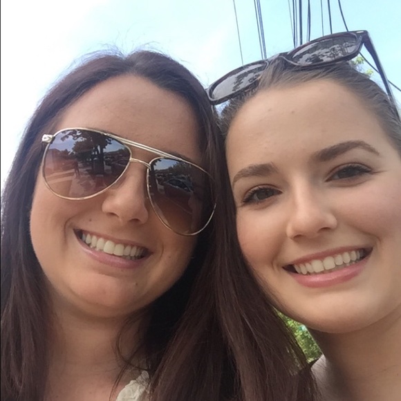 Profile Picture of Samantha Coghlan (@samcoghlan) on Poshmark