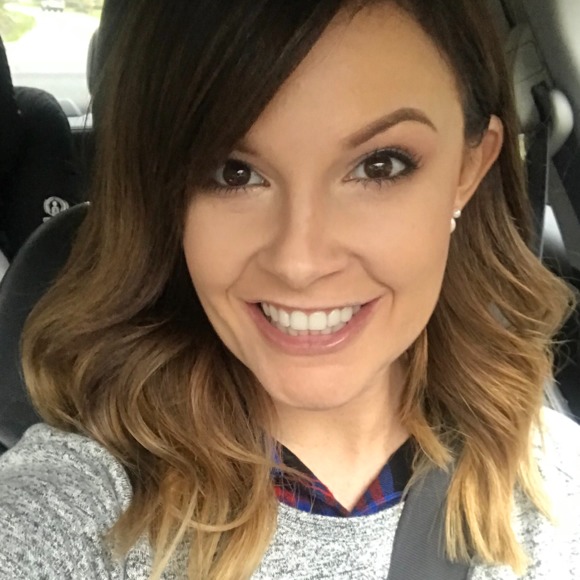 Profile Picture of Kimberly Roskopf (@kimroskopf) on Poshmark