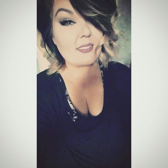 Profile Picture of Kelly Mocny (@kelly_ann1891) on Poshmark