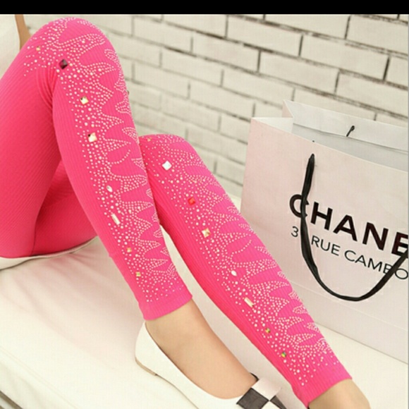 Profile Picture of Sama Sama (@samah4932) on Poshmark