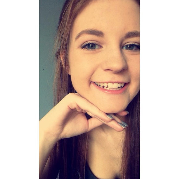 Profile Picture of Hailey Kindel (@hailskindel33) on Poshmark