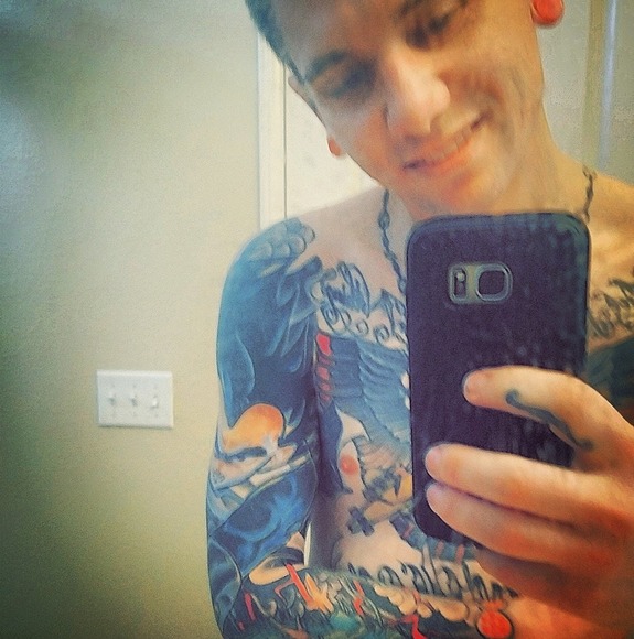 Profile Picture of Troy Huth (@troyboy0808) on Poshmark