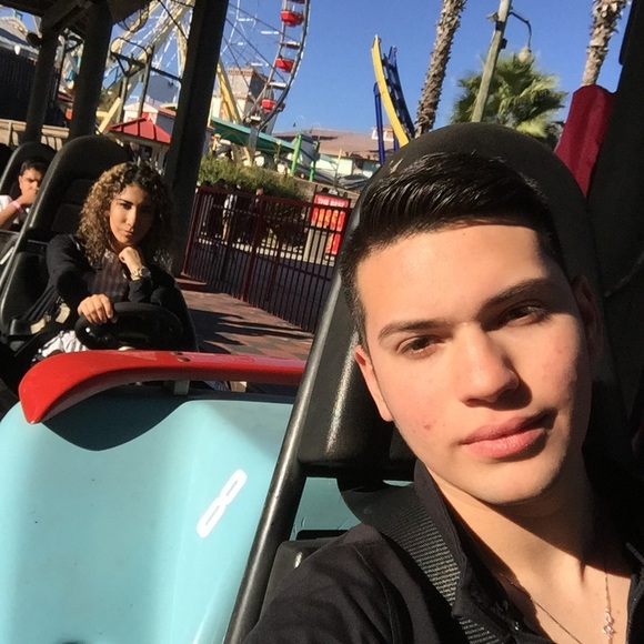 Profile Picture of Alex Marroquin (@alexmarr) on Poshmark