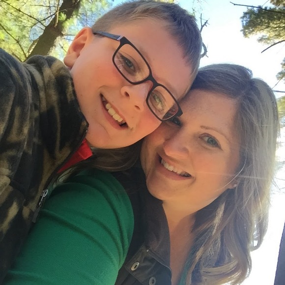 Profile Picture of Stephanie Pinnow (@spinnow12) on Poshmark