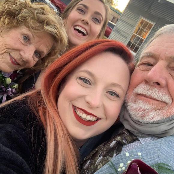 Profile Picture of Leandra Patterson (@lpnavy) on Poshmark