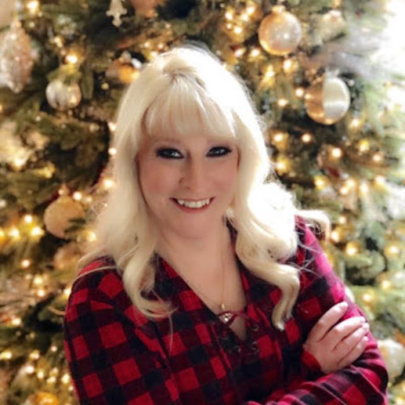 Profile Picture of Dawn Tackett- jones (@noclue1968) on Poshmark