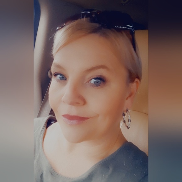 Profile Picture of Tanya Jenkins (@teetaleigh) on Poshmark