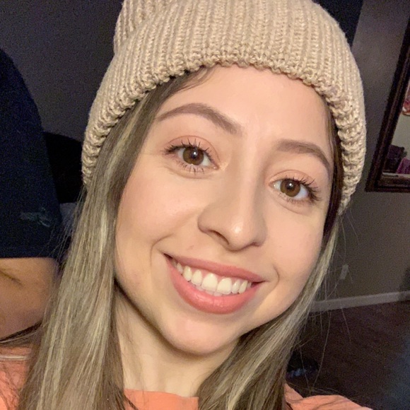 Profile Picture of Rosa Guzman (@rosaguzman6) on Poshmark