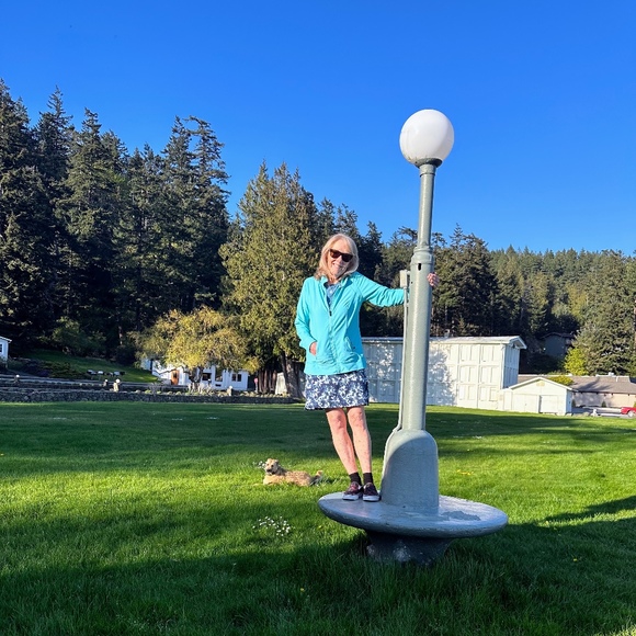 Profile Picture of Jo Mcminn (@mcminnjo49) on Poshmark