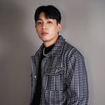 Profile Picture of Simon 韓 系 男 士 專 門 한국특집 自然捲處理｜韓式燙髮｜紋理燙｜側梳燙髮｜羊毛卷｜桃園髮廊 (@finus_simon) on Instagram