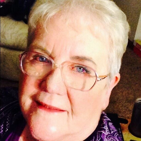 Profile Picture of Bobbie Lancaster (@bobbieneale22) on Poshmark