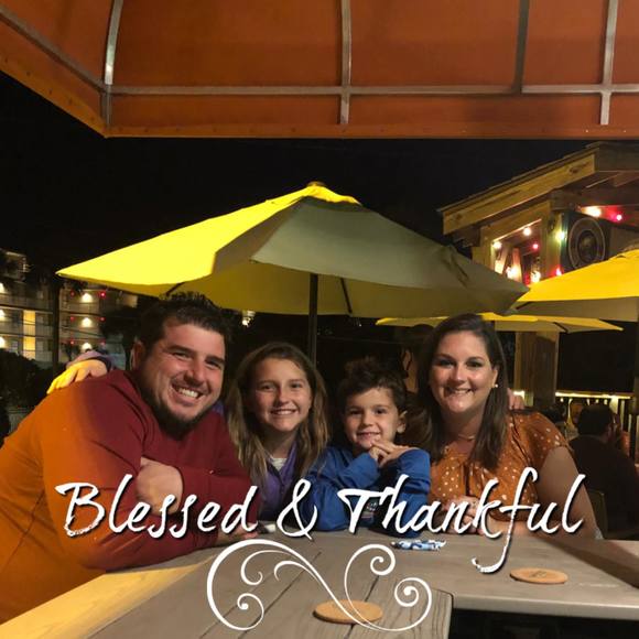 Profile Picture of Carisa Klohr (@carisaklohr) on Poshmark