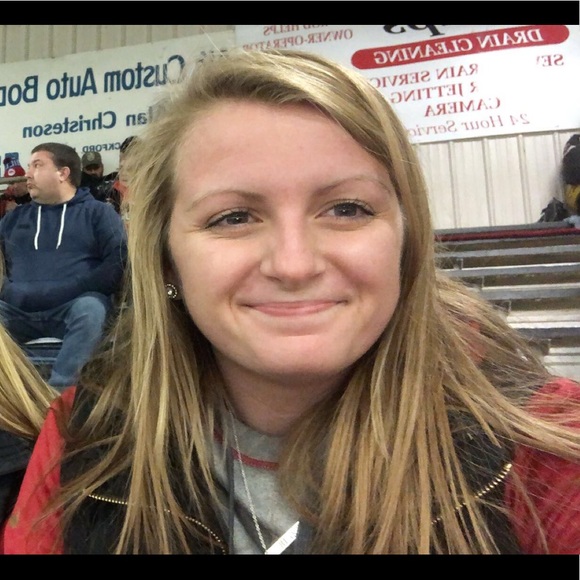 Profile Picture of Tehya Mitchell (@tehyajo) on Poshmark