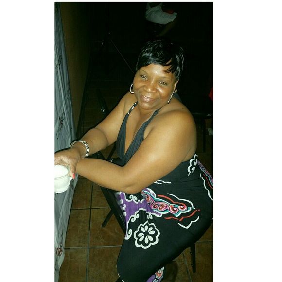 Profile Picture of Karla Price (@kprice18) on Poshmark