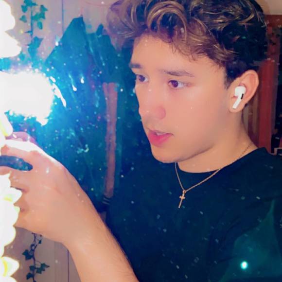 Profile Picture of Andrew Farrell (@dudeitsandy10) on Poshmark
