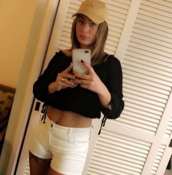 Sara Malagon - Poshmark Profile Picture of Sara Malagon (@sara21684) on Poshmark