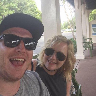 Profile Picture of Chelsey & Lewis Powell (@TheDisneyPlannr) on Twitter