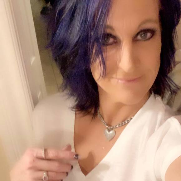 Profile Picture of Kendra Graham (@kendragraham) on Poshmark