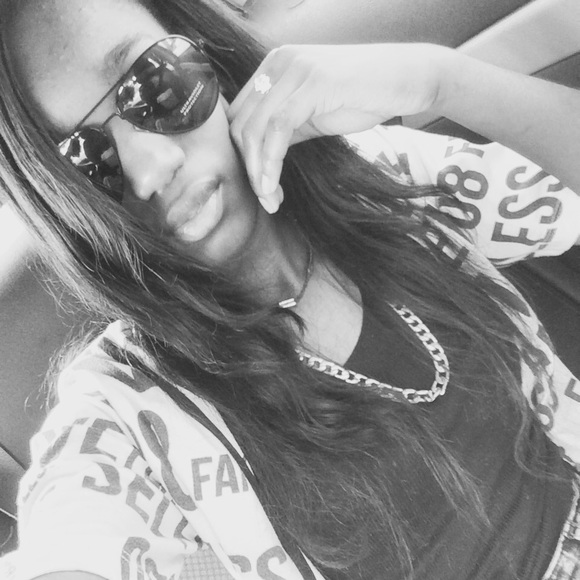 Profile Picture of Brianna Stile (@briannastile) on Poshmark