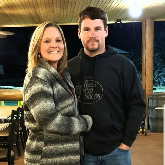 Profile Picture of Lisa Tanner (@tannerlisa26) on Poshmark