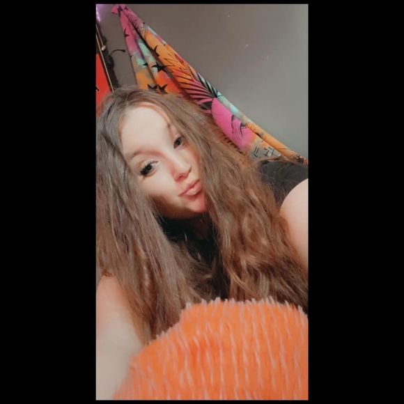 Alexis Cullen - Poshmark Profile Picture of Alexis Cullen (@alexiscullen) on Poshmark