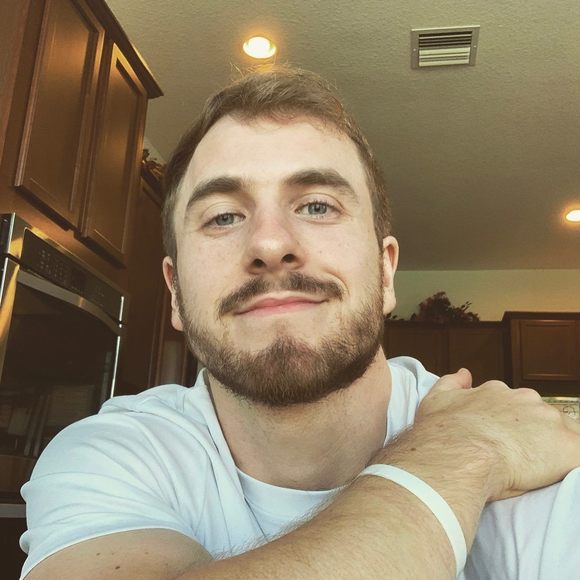 Profile Picture of Andy Lloyd (@skighlloyd5) on Poshmark