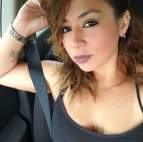 Profile Picture of Wendy Beltran (@wenoe) on Poshmark