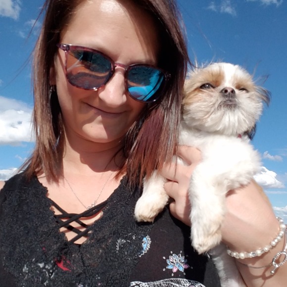 Profile Picture of Kylee Massey (@kyleemassey459) on Poshmark