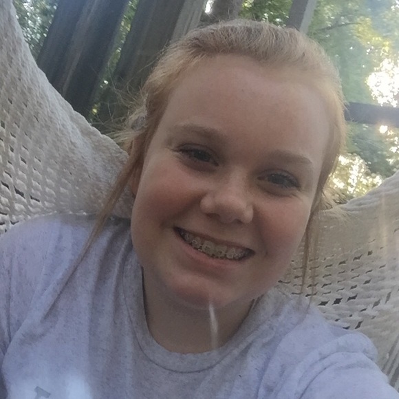 Profile Picture of Autumn Beebe (@autumn_beebe) on Poshmark