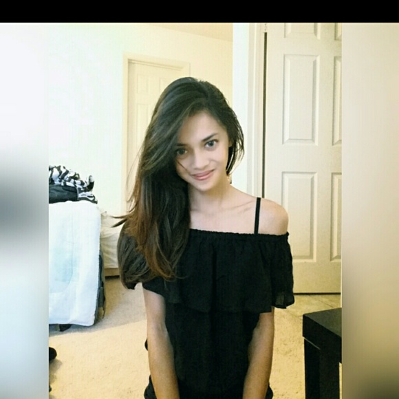Profile Picture of Carissa Tuason (@carissa04) on Poshmark