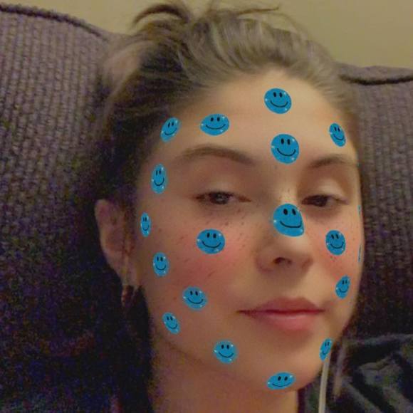 Profile Picture of Aksana Gusinsky (@aksanagusinsky) on Poshmark