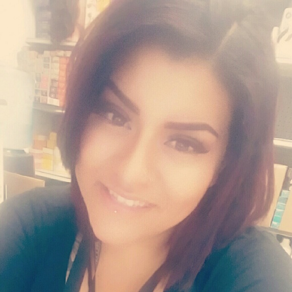 Christina Olgin - Poshmark Profile Picture of Christina Olgin (@veronicaadavii) on Poshmark