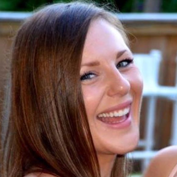 Profile Picture of Colie Masur (@coliemasur) on Poshmark