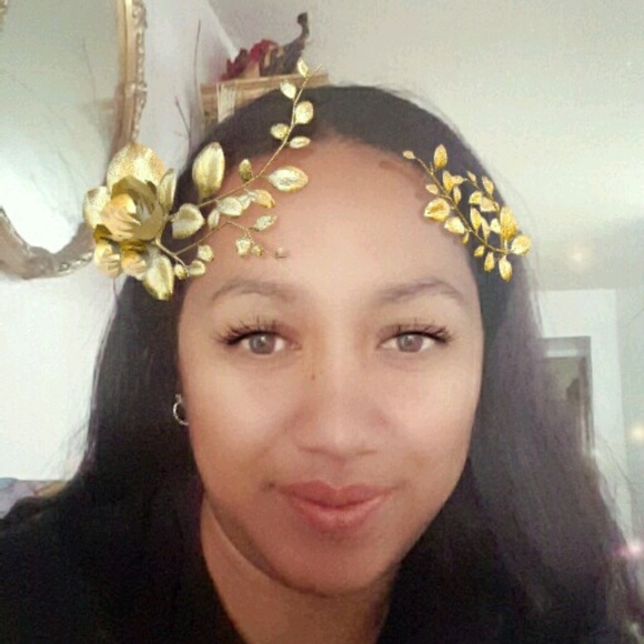 Profile Picture of Elisabeth Tupuola-westbrook (@bekz808) on Poshmark