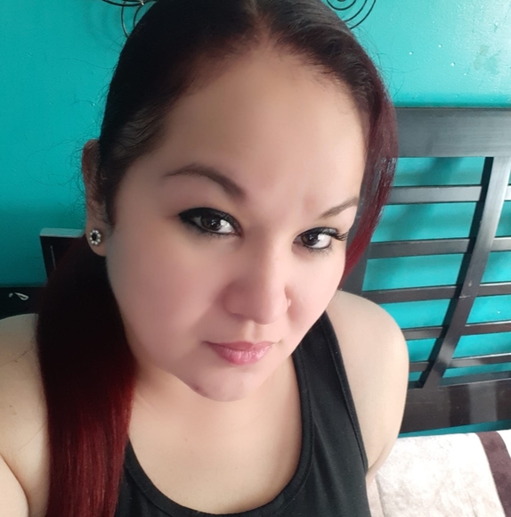 Profile Picture of Crystal Cedillo (@a_c_cb) on Poshmark