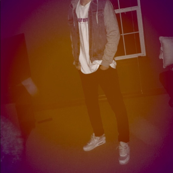 Profile Picture of Carson Tucker (@carsont8) on Poshmark