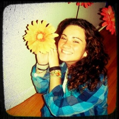 Profile Picture of Caryn Roberts (@lilroberts91) on Twitter