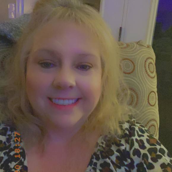 Profile Picture of Melissa Plunkett (@melissaplunkett) on Poshmark