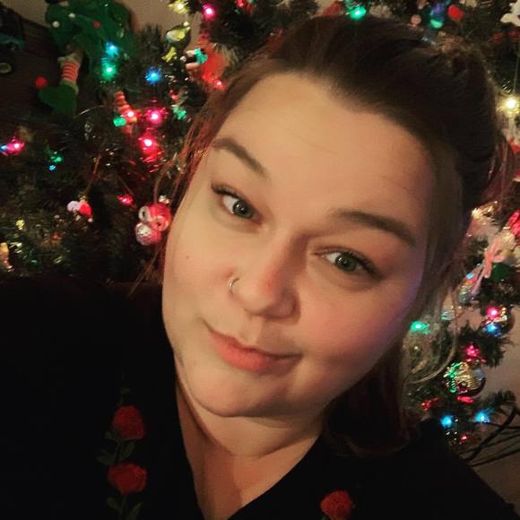 Profile Picture of Emma Neumaier (@neumaier2) on Poshmark