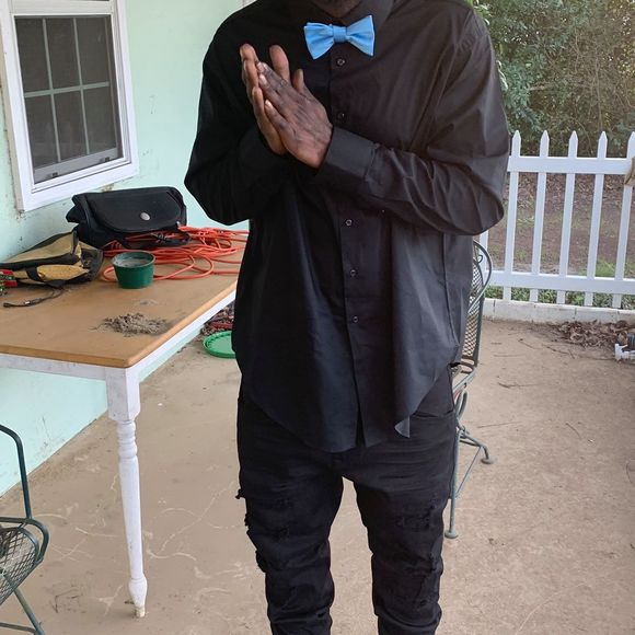 Profile Picture of Josh Kemp (@joshkemp735) on Poshmark