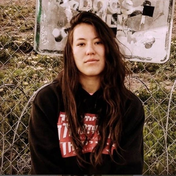 Profile Picture of Lari-ann Rupp (@shinanigan4evr) on Poshmark