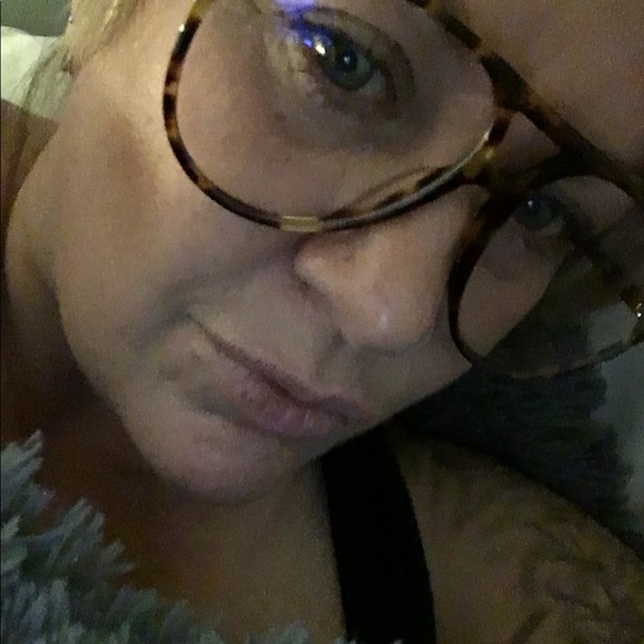 Profile Picture of Tabatha Hachey (@tabathahachey) on Poshmark