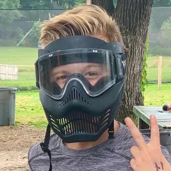 Profile Picture of Jonathan Jeffress (@jwjeffress) on Poshmark