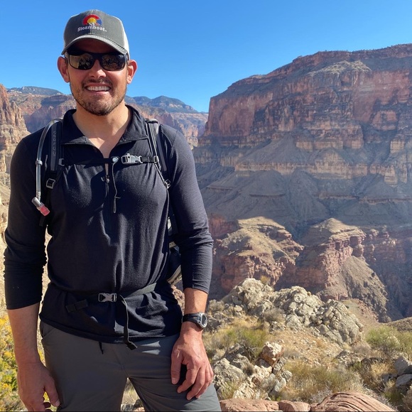 Profile Picture of David Kahn (@davidekahn) on Poshmark