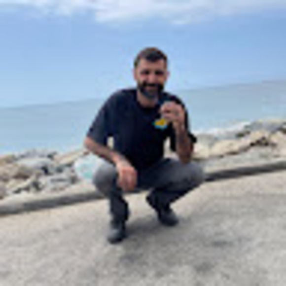 Profile Picture of Aram Grigoryan (@aram_grigoryan) on Poshmark