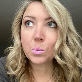 Profile Picture of Pille Kapetanakis (Hair Care Distributor) (@pillekapetanakis) on Facebook