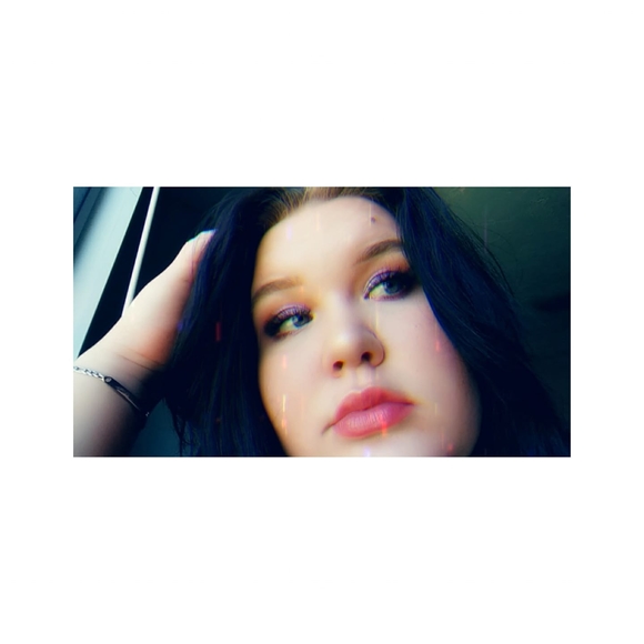 Profile Picture of Talise Annis (@taliseannis) on Poshmark