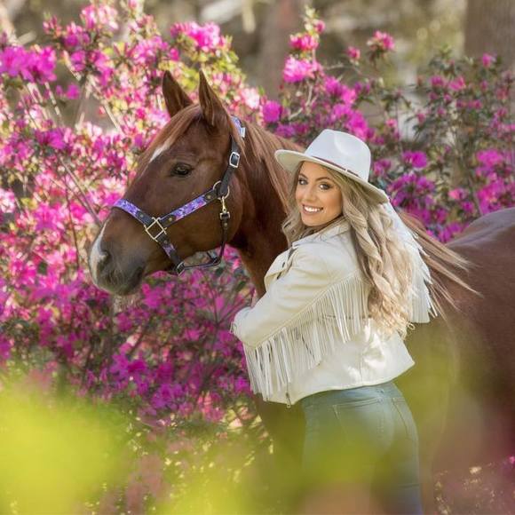 Stephanie Passmore - Poshmark Profile Picture of Stephanie Passmore (@spassmore07) on Poshmark