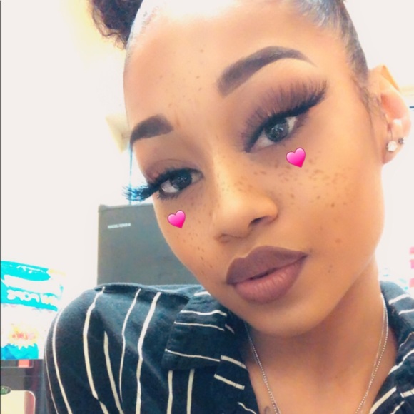 Profile Picture of Najee Jeneil (@baddieebabyee) on Poshmark